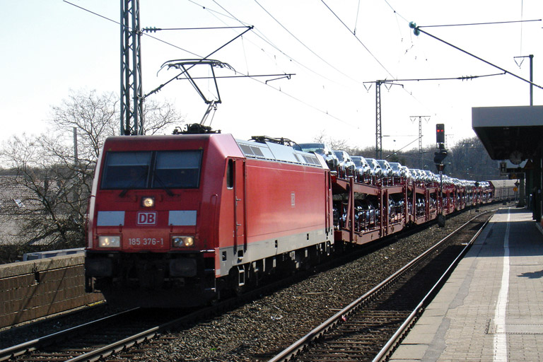 185 376 mit GA 60080 bei km 16,8 (M&auml;rz 2012)