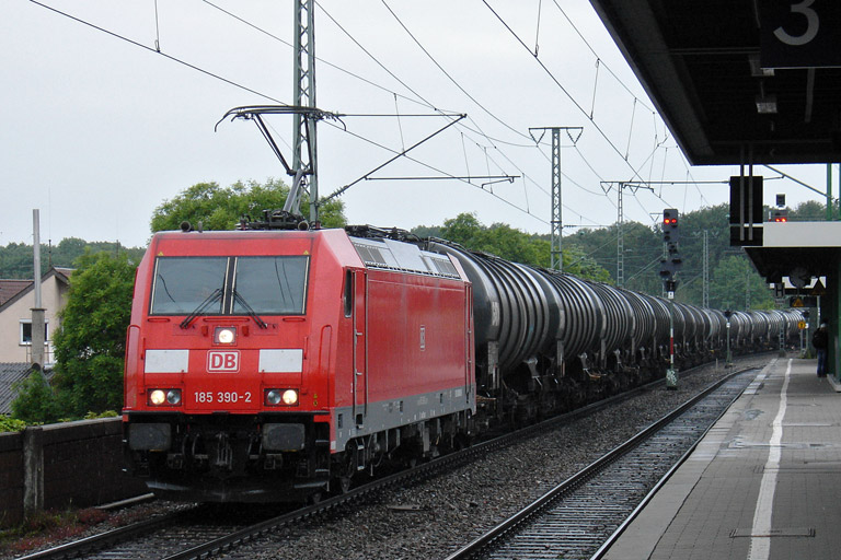 185 390 bei km 16,8 (Juni 2012)