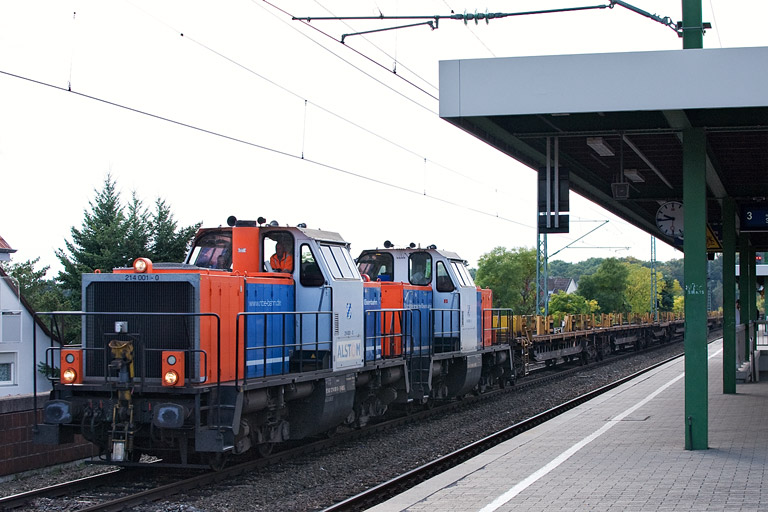 214 001 (ex-DB 212 197) und 214 006 (ex-DB 212 132) bei km 16,8 (September 2012)