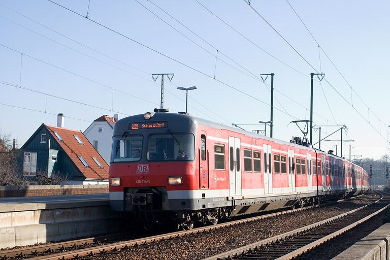 420 414 als S2 bei km 16,8 (Januar 2012)