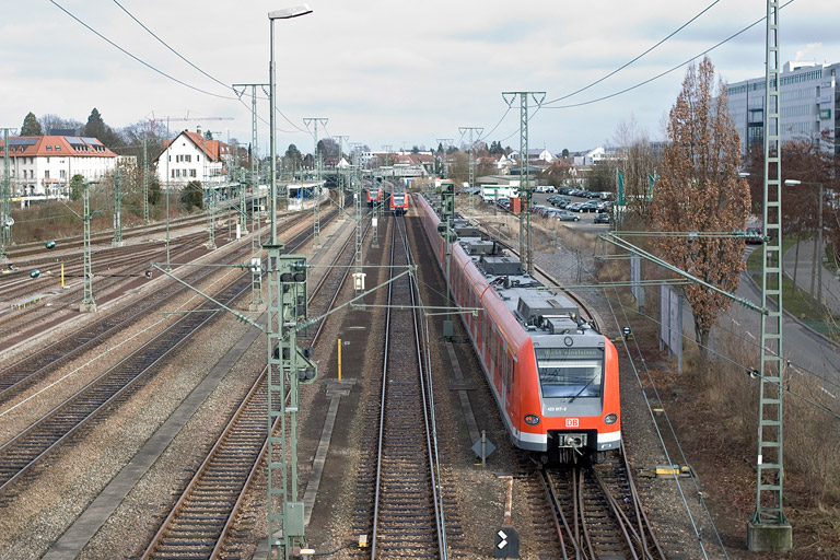 Baureihe 423 bei km 15,8 (Januar 2012)