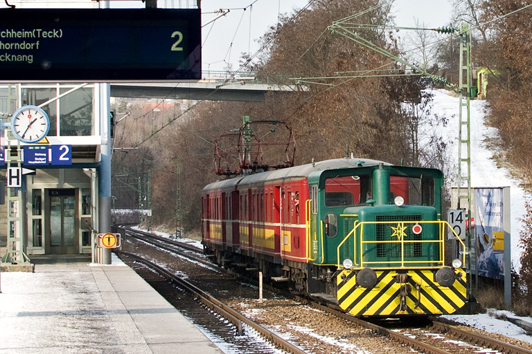 465 005/865 811 bei km 14,0 (Februar 2012)