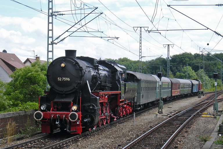52 7596 in Stuttgart-Rohr (Juni 2012)