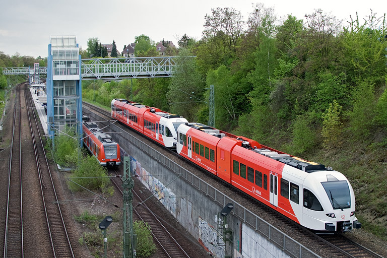 GTW 2/8 und GTW 2/6 als Tfzf (D) 42440 bei km 14,0 (Mai 2012)