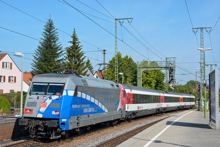 101 060 mit IC 183 bei km 16,6 (August 2013)