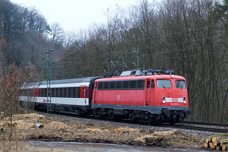 113 267 mit IC 281 bei km 9,8 (M&auml;rz 2013)
