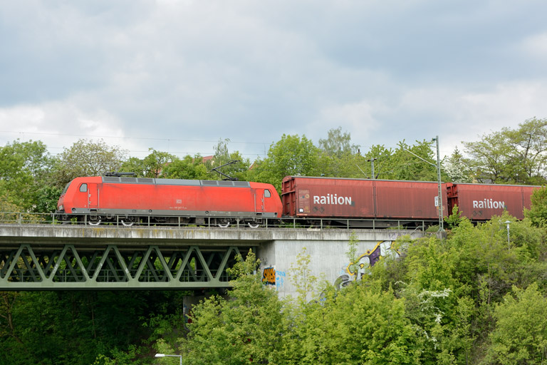 145 047 mit GA 60080 bei km 14,6 (Mai 2013)