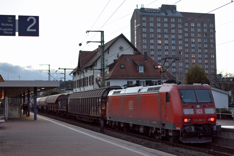 185 008 mit EZ 44691 bei km 15,6 (November 2013)