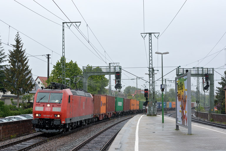 185 087 mit KT 43163 bei km 16,8 (Mai 2013)