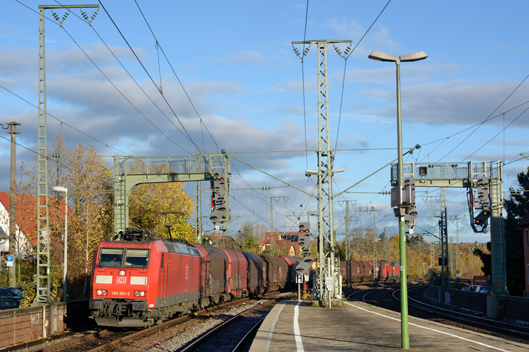 185 091 mit EK 56171 bei km 16,6 (November 2013)