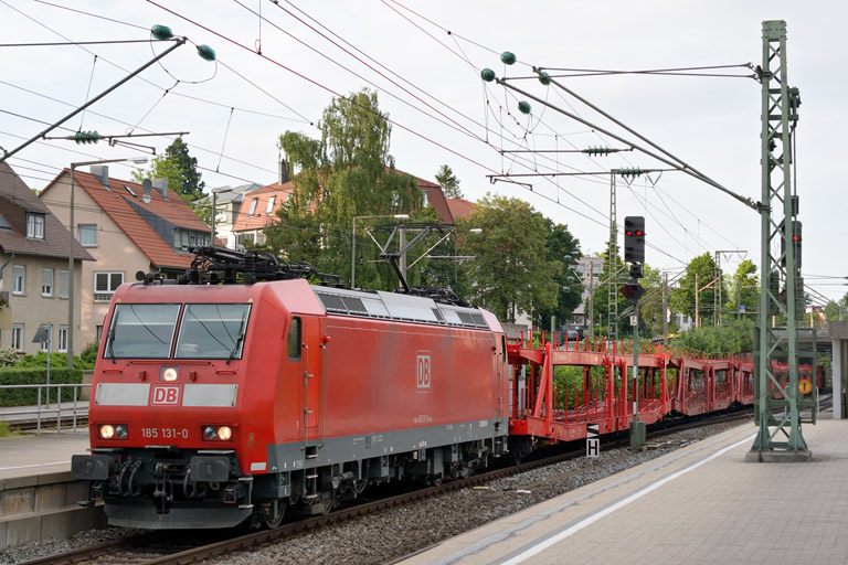 185 131 mit EK 56181 bei km 15,6 (Juni 2013)