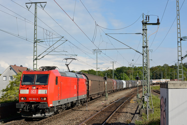 185 160 mit EK 56166 bei km 16,8 (Mai 2013)