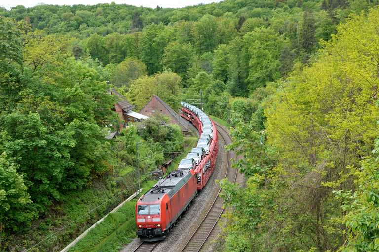 185 177 mit GA 60080 bei km 11,0 (Mai 2013)