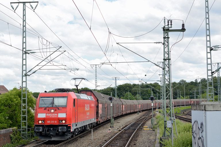 185 311 mit GA 62531 bei km 16,8 (Juni 2013)