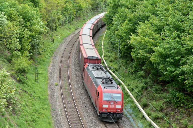 185 348 mit GA 60080 bei km 10,8 (Mai 2013)