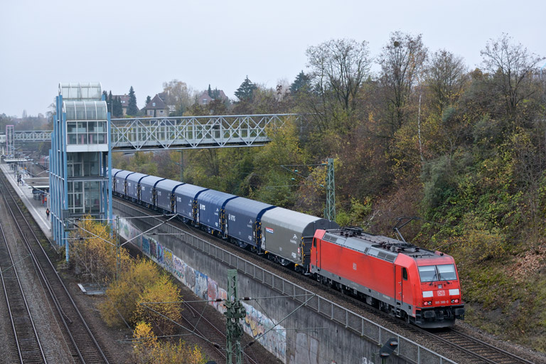 185 386 mit GM 49225 bei km 14,0 (November 2013)