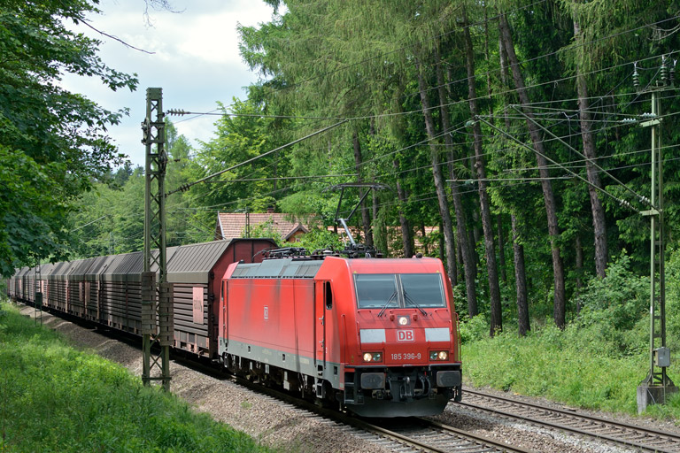 185 396 mit GA 62545 bei km 18,2 (Juni 2013)