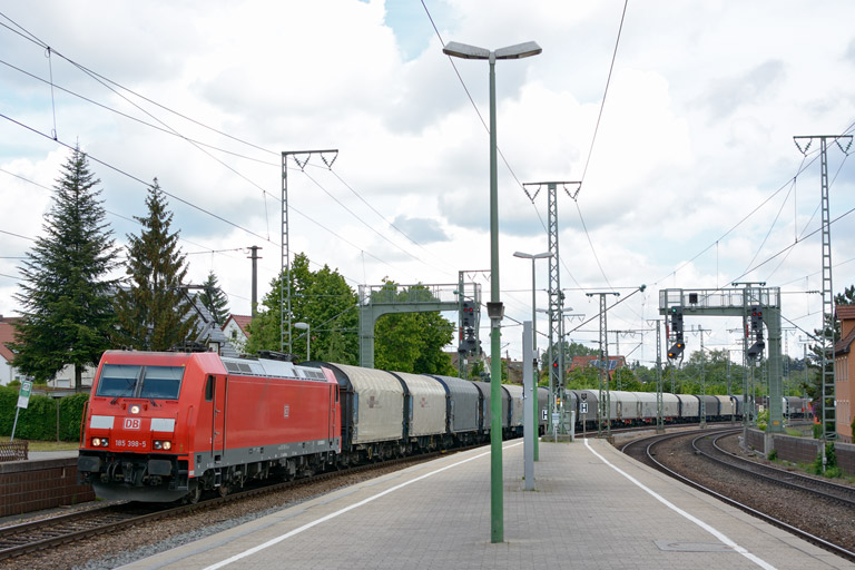 185 398 mit GB 49151 bei km 16,8 (Mai 2013)