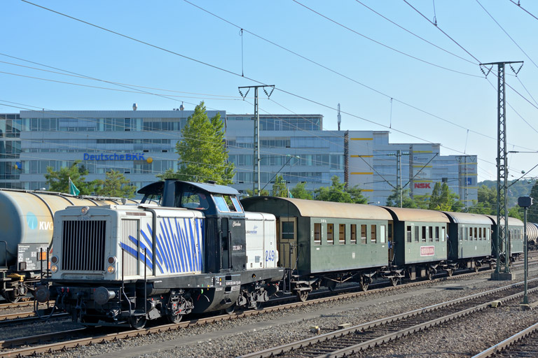 212 249 mit DLr 32829 bei km 15,8 (Juli 2013)