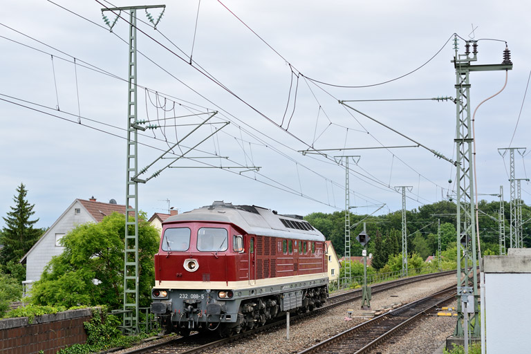 232 088 als Tfzf(D) 94695 bei km 16,8 (Juni 2013)