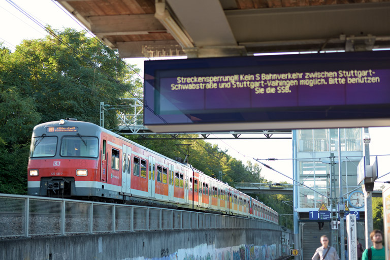 420 451 als S2 bei km 14,0 (September 2013)