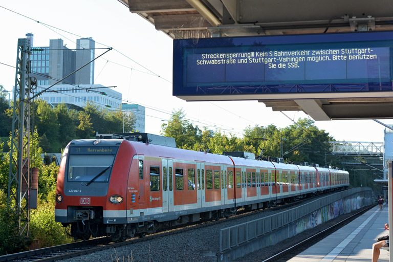 423 841 als S1 bei km 14,2 (September 2013)