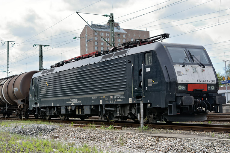 ES 64 F4-083 bei km 15,6 (Mai 2013)