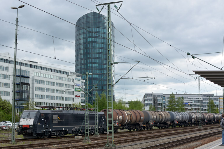 ES 64 F4-083 bei km 15,6 (Mai 2013)