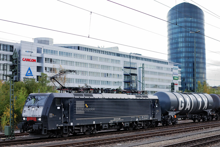 ES 64 F4-083 mit DGS 91138 bei km 15,6 (Oktober 2013)