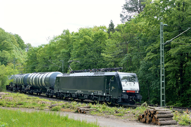 ES 64 F4-093 bei km 9,8 (Mai 2013)