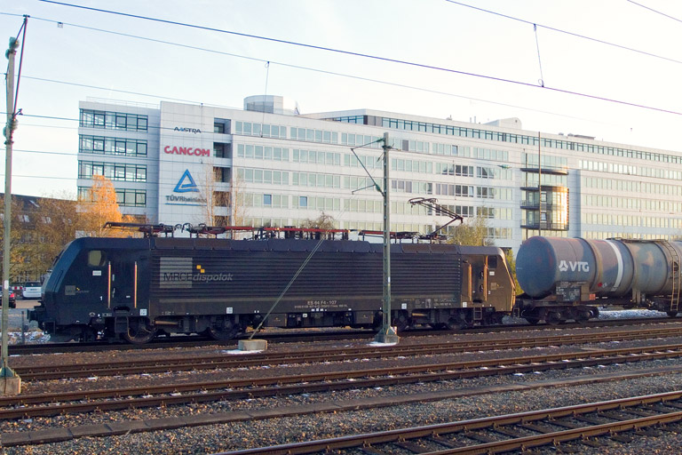 ES 64 F4-107 bei km 15,6 (November 2013)