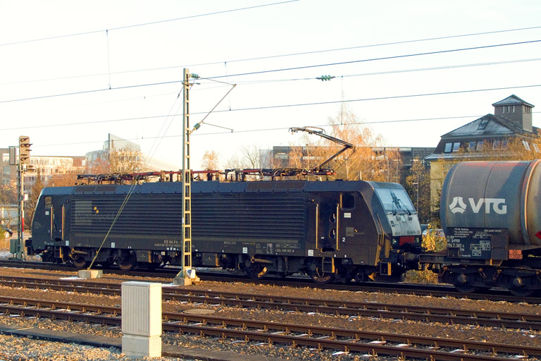ES 64 F4-107 bei km 15,6 (November 2013)