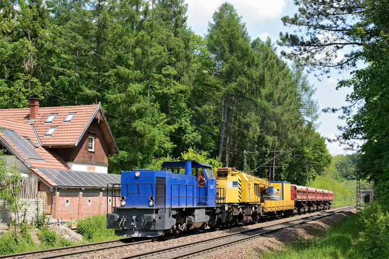 ESG 7 (Baureihe G 1205) mit BauZ 93535 bei km 18,2 (Juni 2013)