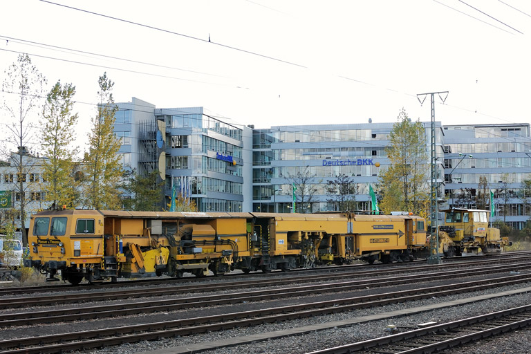 Gleisstopfmaschine bei km 15,6 (Oktober 2013)