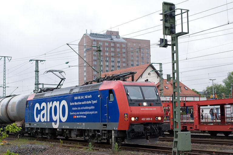 482 009 bei km 15,6 (Mai 2013)