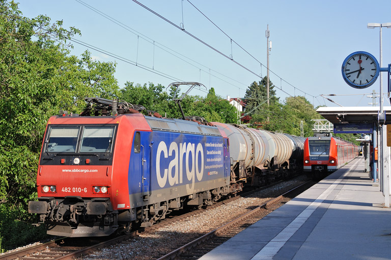482 010 mit GC 91138 bei km 14,0 (Juni 2013)