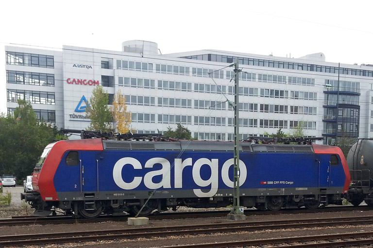 482 015 bei km 15,6 (September 2013)