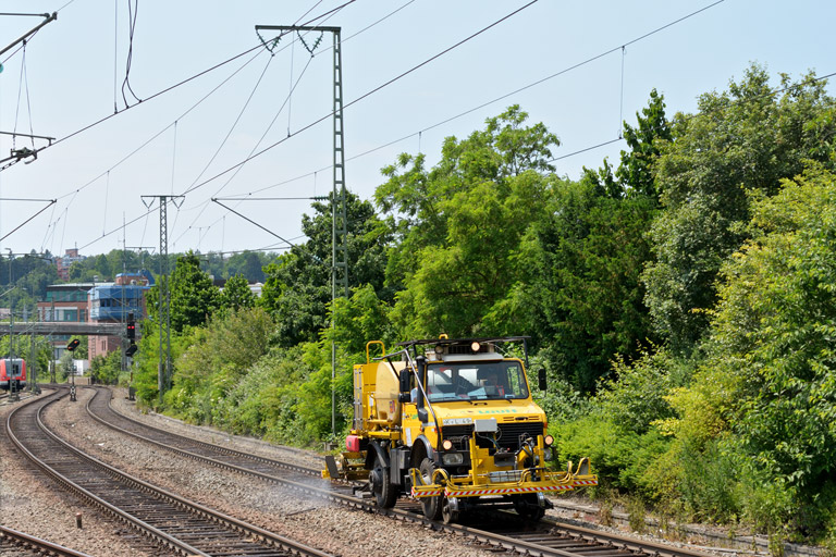 Schienenunimog bei km 15,8 (Juni 2013)