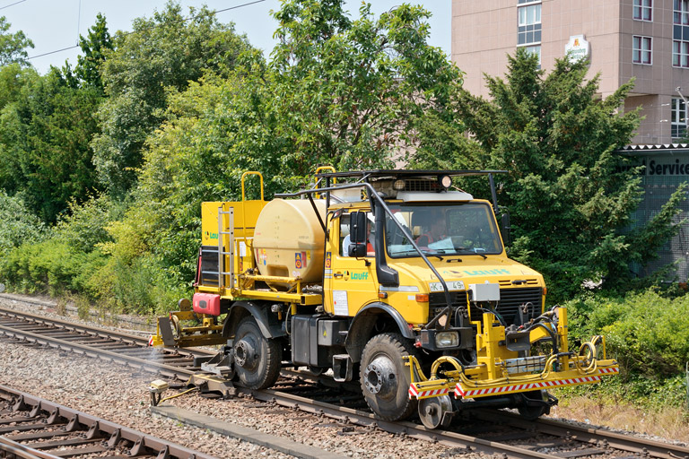 Schienenunimog bei km 15,8 (Juni 2013)