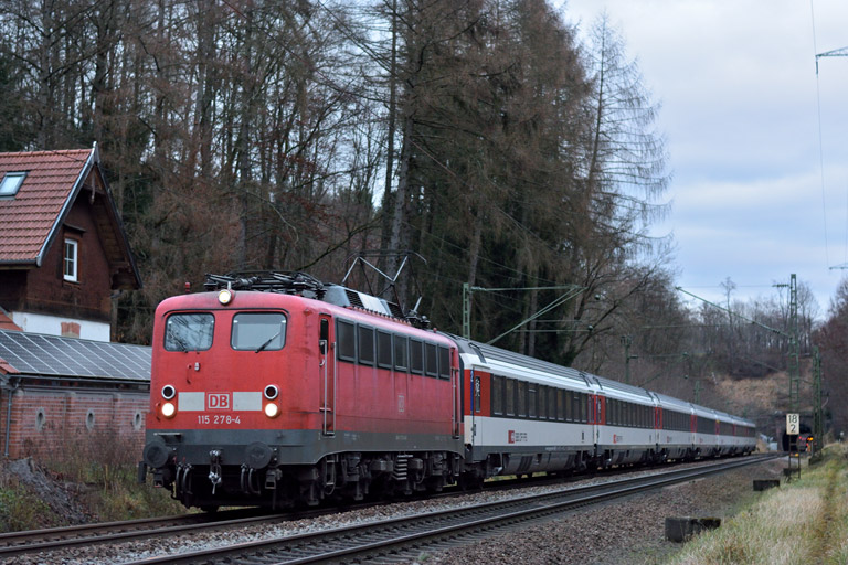 115 278 mit IC 281 bei km 18,2 (Dezember 2014)