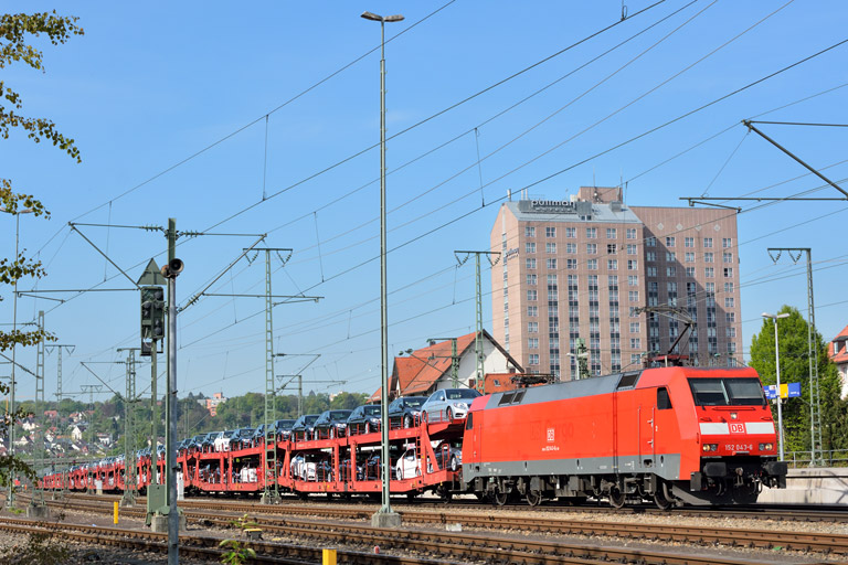 152 043 mit GA 52936 bei km 15,6 (April 2014)