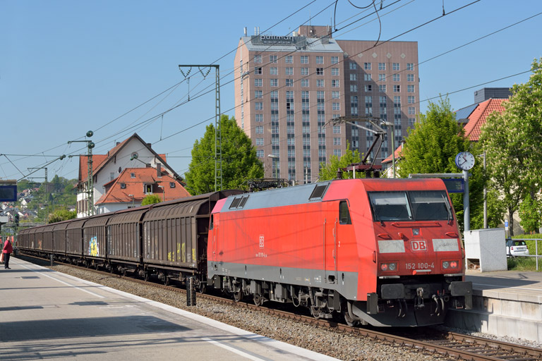 152 100 mit GB 49151 bei km 15,6 (April 2014)