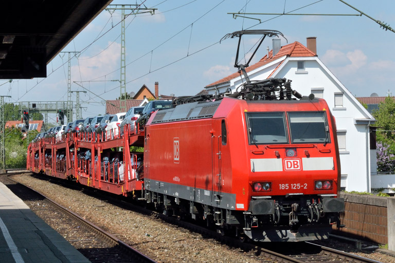 185 125 mit EK 56180 bei km 16,8 (April 2014)