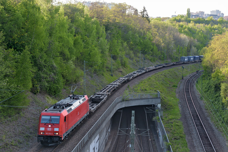185 252 mit KT 50566 bei km 13,8 (April 2014)