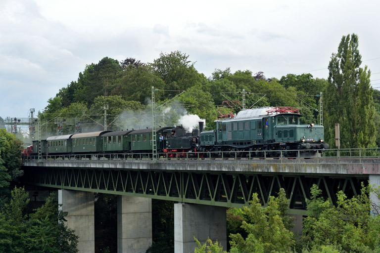 194 088 und T3 930 mit DPE 74548 bei km 14,6 (Juli 2014)