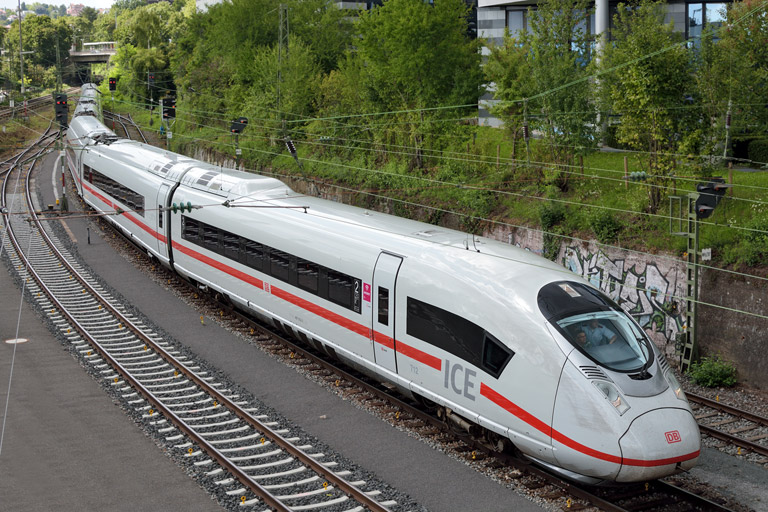 Baureihe 407 (Tz 712) als LPFT-W 78640 in der Verbindungskurve Stuttgart-Nord (August 2014)