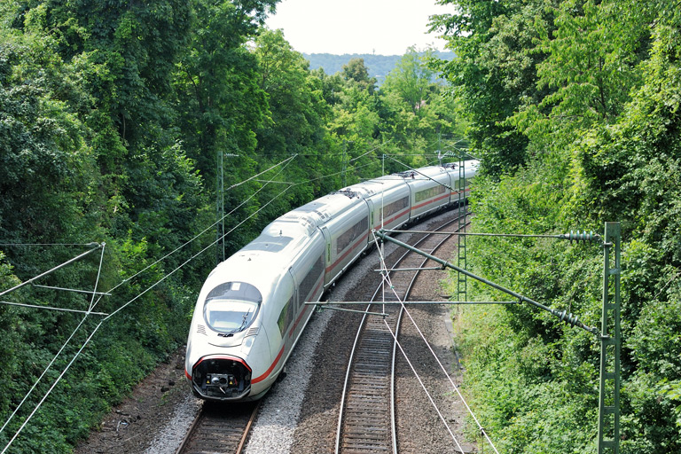 Baureihe 407 als LPFT-W 78640 bei km 6,8 (Juli 2014)