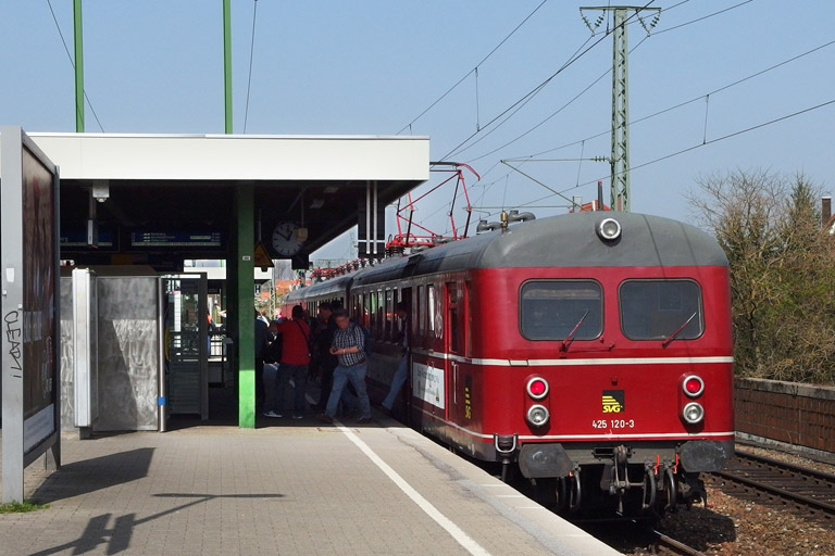 425 420/120 als DPN 25486 bei km 16,8 (M&auml;rz 2014)