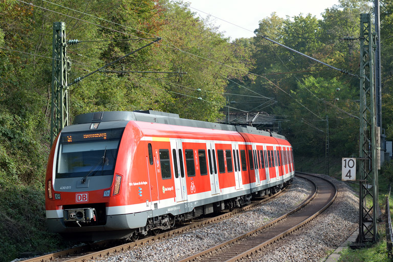 430 011 in Stuttgart-Heslach (Oktober 2014)