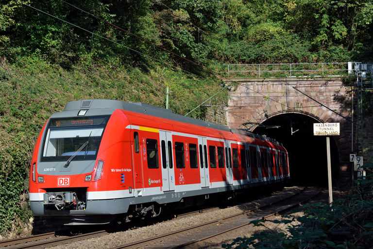 430 075 in Stuttgart-Heslach (Oktober 2014)
